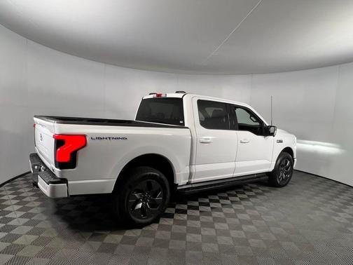 Oxford White 2024 Ford F-150 Lightning Flash