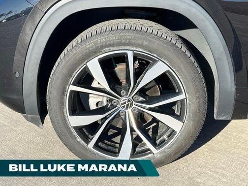 Deep Black 2024 Volkswagen Atlas 2.0T SEL Premium R-Line 4MOTION