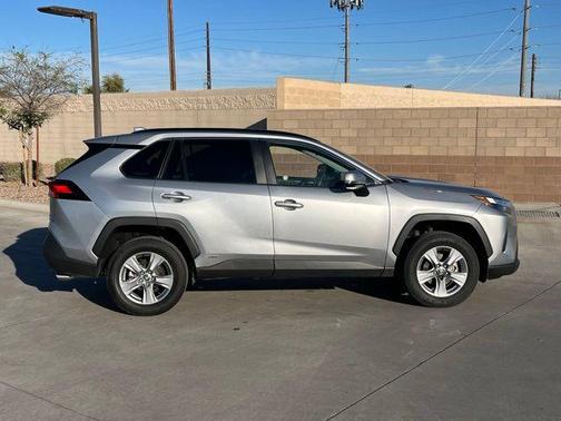 2025 Toyota RAV4 Hybrid XLE