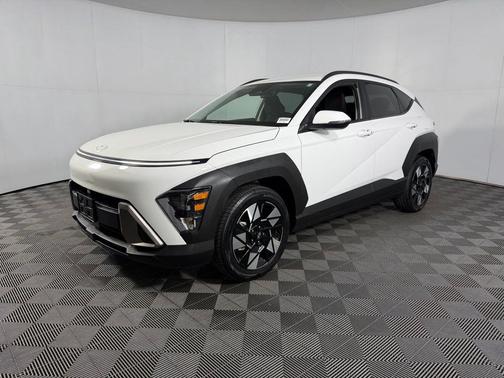 Atlas White 2024 Hyundai KONA SEL