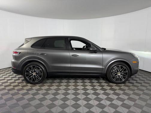 Quartzite Grey Metallic 2024 Porsche Cayenne Cayenne