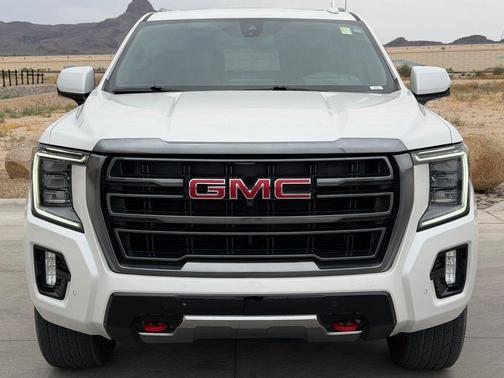 White Frost Tricoat 2021 GMC Yukon 4WD AT4