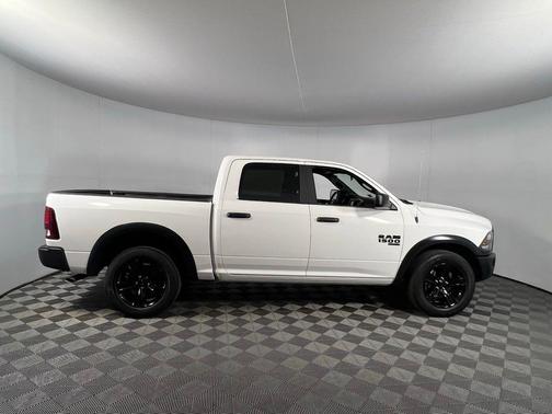 2024 RAM 1500 Classic Warlock Crew Cab 4x2 5'7' Box