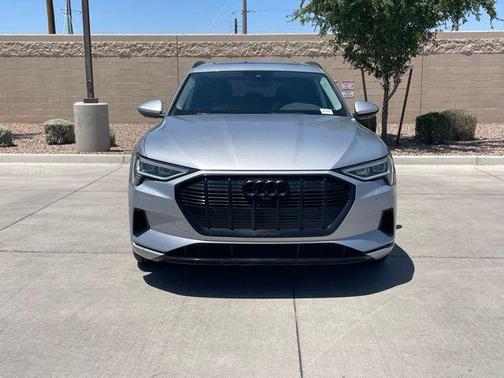 2021 Audi e-tron Premium Plus