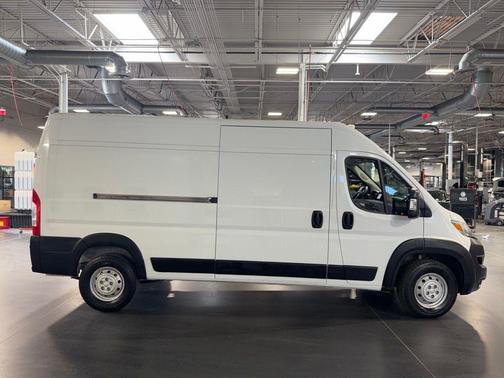 Bright White Clearcoat 2023 RAM ProMaster 2500 High Roof
