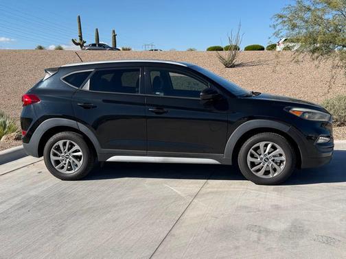 2017 Hyundai TUCSON SE