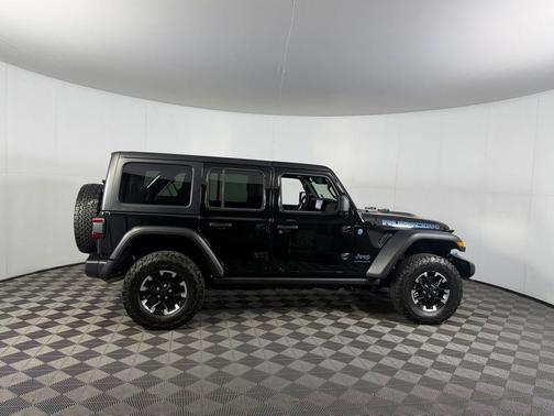 Black Clearcoat 2025 Jeep Wrangler 4xe Rubicon