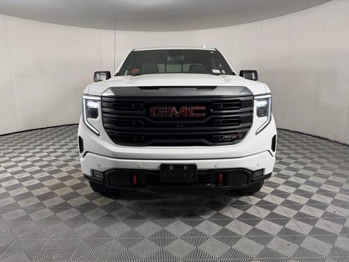 Summit White 2024 GMC Sierra 1500 AT4