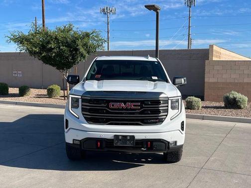 Summit White 2024 GMC Sierra 1500 AT4