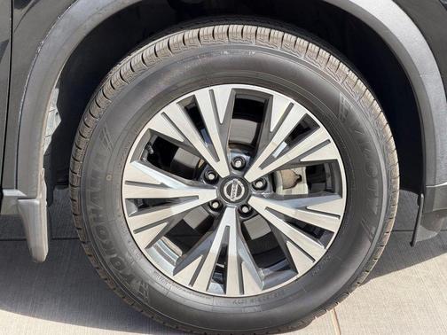 Super Black 2021 Nissan Rogue SV