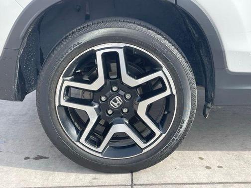 2023 Honda Passport AWD Elite