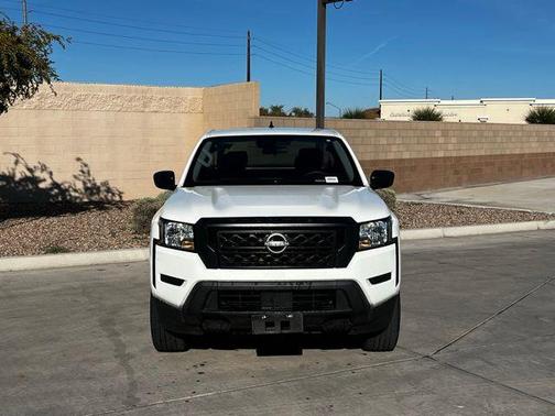 2023 Nissan Frontier S