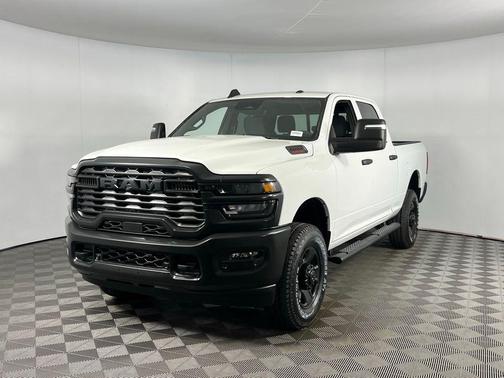 2025 RAM 2500 Tradesman Crew Cab 4x4 6'4' Box