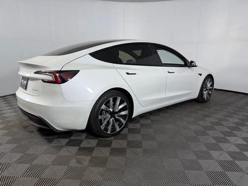 Pearl White Multi-Coat 2024 Tesla Model 3 Long Range