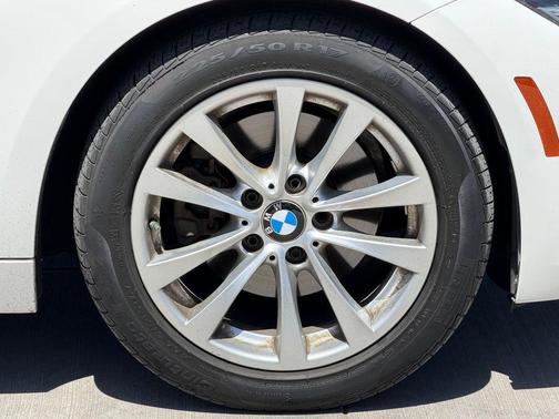 Alpine White 2018 BMW 320 i