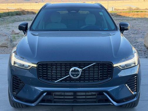 2025 Volvo XC60 Plug-In Hybrid Ultra, T8 AWD Electric/Gasoline, Dark