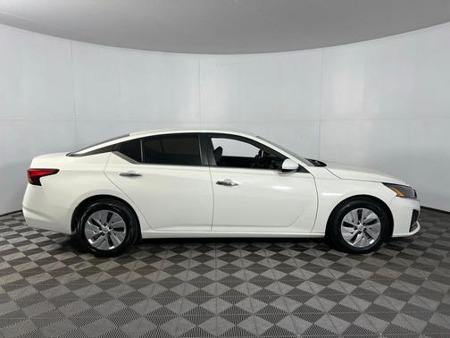 2023 Nissan Altima S FWD
