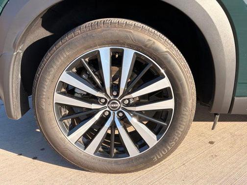 Green Pearl 2025 Nissan Pathfinder Platinum 4WD