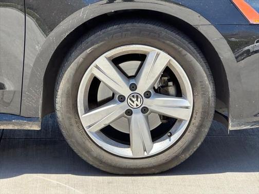 2015 Volkswagen Passat 1.8T Limited Edition