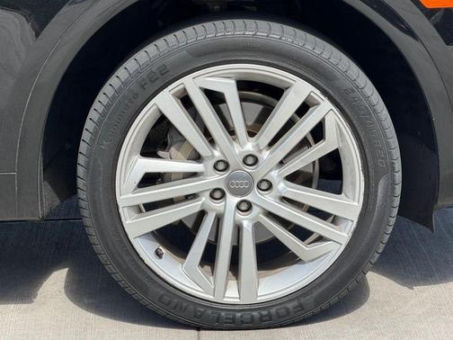 Black 2018 Audi Q5 2.0T Tech Premium