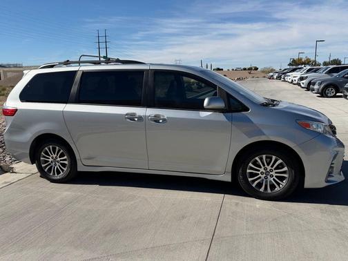 2019 Toyota Sienna XLE Premium
