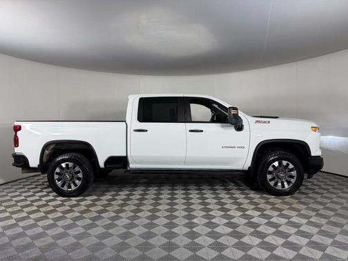 2024 Chevrolet Silverado 2500 Custom