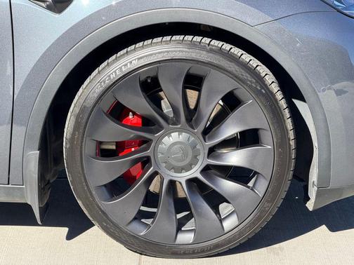 2022 Tesla Model Y Performance Dual Motor All-Wheel Drive