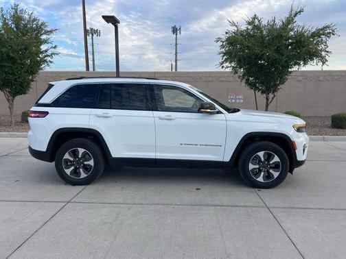 2022 Jeep Grand Cherokee 4xe Base