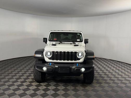 Bright White Clearcoat 2025 Jeep Wrangler 4xe Rubicon