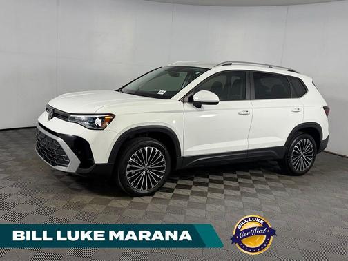 Pure White 2026 Volkswagen Taos SE