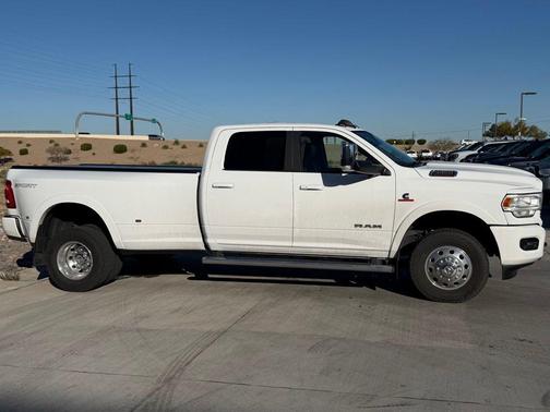 2020 RAM 3500 Laramie Crew Cab 4x4 8' Box