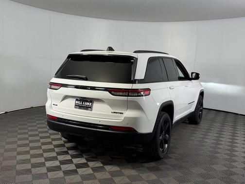 Bright White Clearcoat 2023 Jeep Grand Cherokee Limited