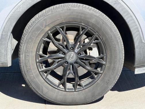 Everlasting Silver 2020 Kia Telluride LX