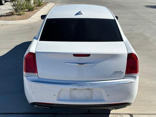 2018 Chrysler 300 C