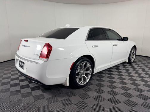 2018 Chrysler 300 C
