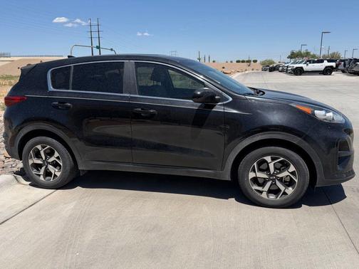 Black Cherry 2022 Kia Sportage LX