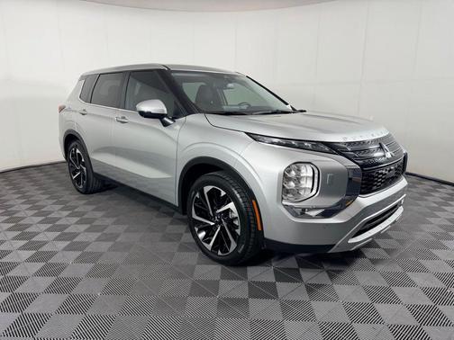 Alloy Silver Metallic 2024 Mitsubishi Outlander SE S-AWC