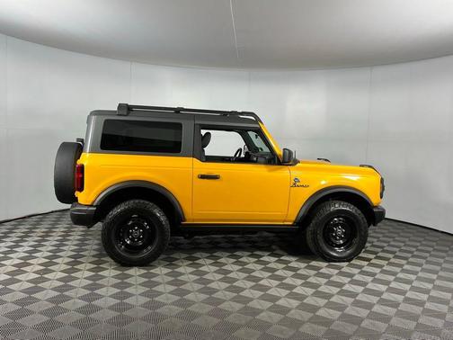 Cyber Orange Metallic Tricoat 2022 Ford Bronco Black Diamond