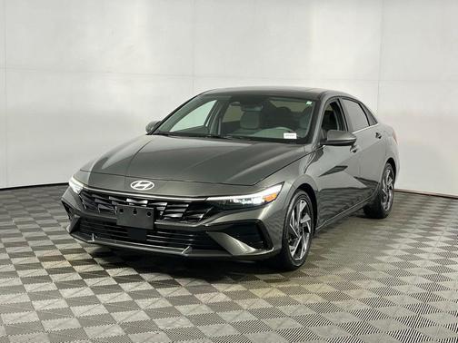 2025 Hyundai ELANTRA SEL