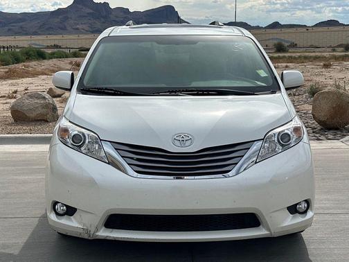 2017 Toyota Sienna XLE