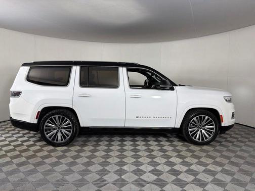 Bright White Clearcoat 2023 Jeep Grand Wagoneer Series III 4x4