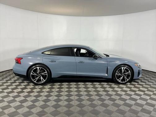 2024 Audi e-tron GT Premium Plus quattro