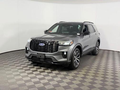 Gray Metallic 2025 Ford Explorer ST-Line