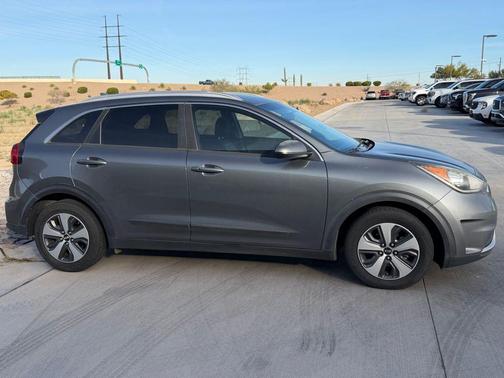 2017 Kia Niro LX