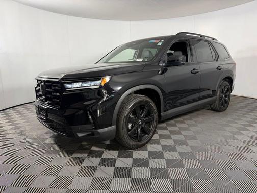 Crystal Black Pearl 2025 Honda Pilot Black Edition