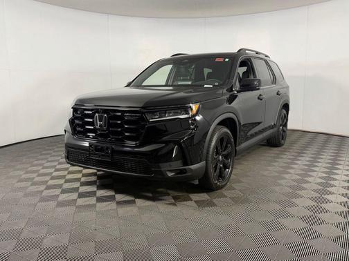 Crystal Black Pearl 2025 Honda Pilot Black Edition