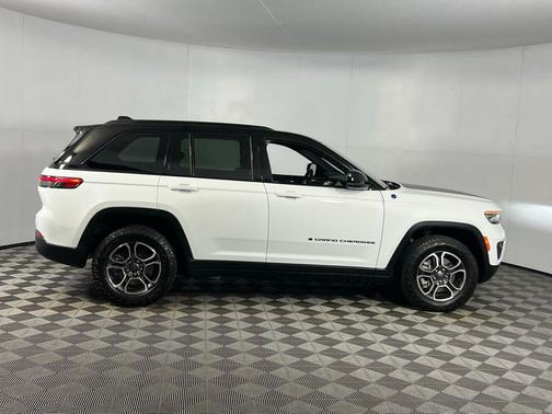 2023 Jeep Grand Cherokee 4xe Trailhawk