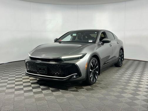 2025 Toyota Crown Platinum