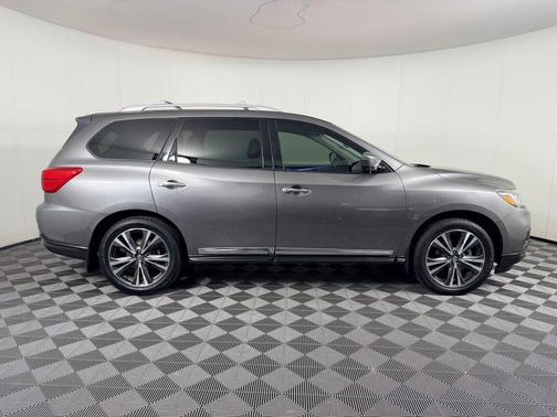 2020 Nissan Pathfinder Platinum 2WD