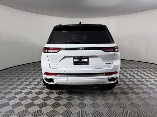 2023 Jeep Grand Cherokee Summit